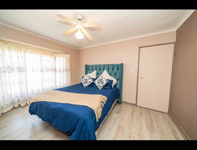 2 BEDROOM FREESTANDING FOR SALE IN HUNTINGDON